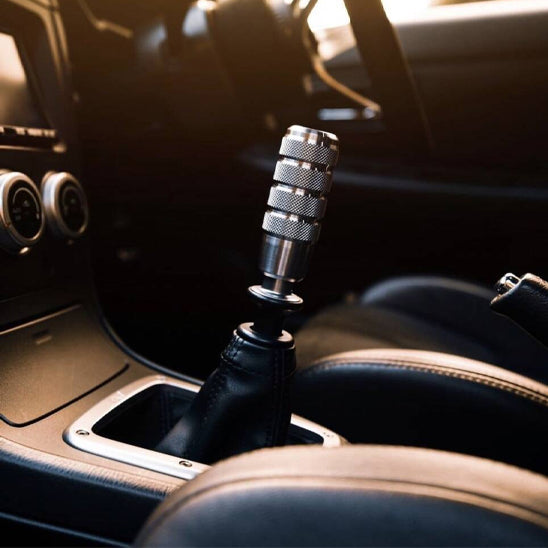 EXPĂRIENCE DE CONDUITE AMĂLIORĂE AVEC POMMEAU DE LEVIER DE VITESSE