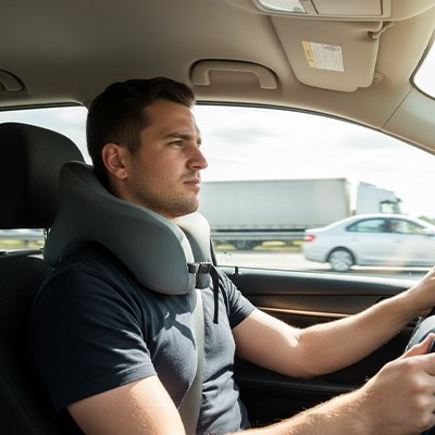 Oreiller de voyage reposée grâce au soutien cervical ergonomique 