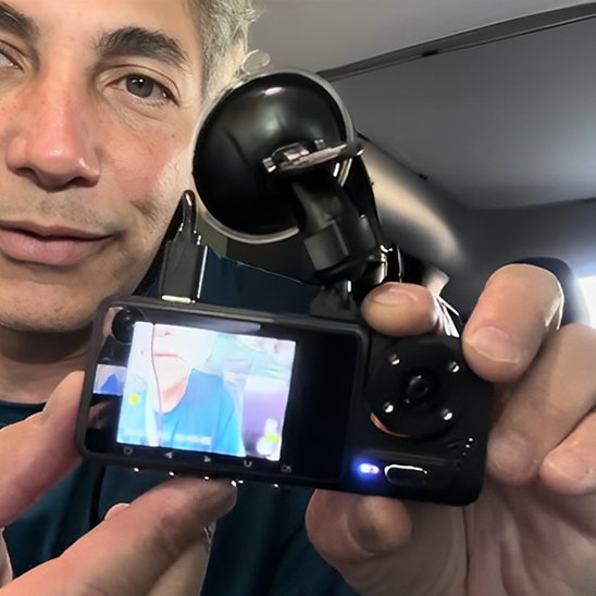 CAMERA POUR VOITURE CONNECTÉE ET FIABLE