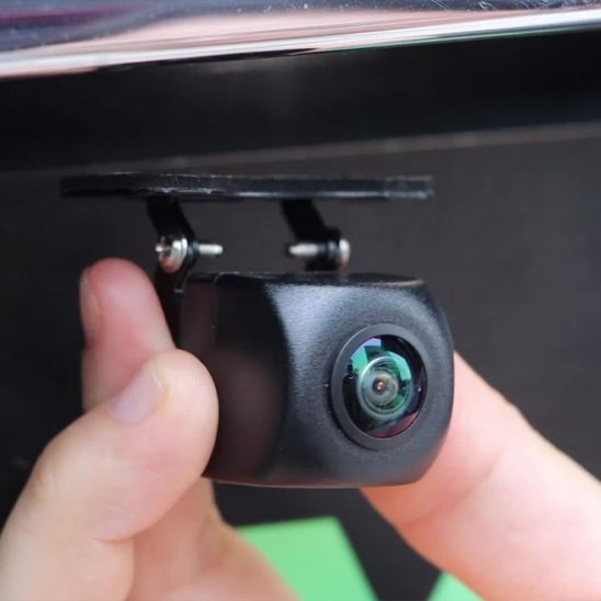 CAMERAS EMBARQUEES VOITURES UNIVERSELLES ET PRATIQUES
