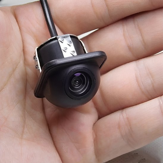 CAMÉRA VOITURE INTELLIGENTE POUR UNE ASSISTANCE MODERNE
