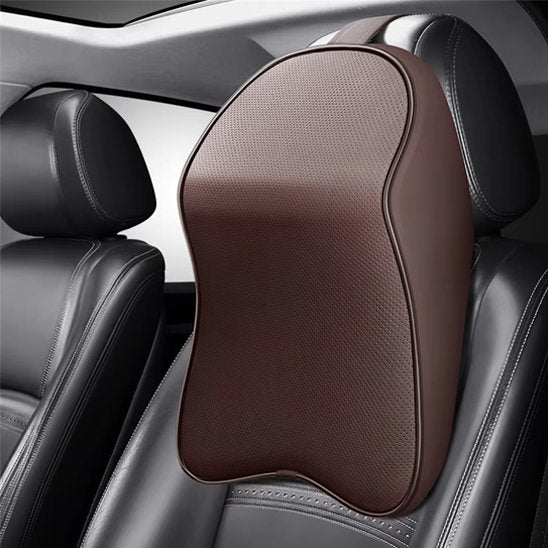Coussin cervical marron cuir