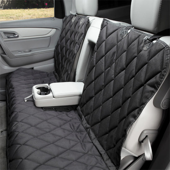 HOUSSE SIEGE VOITURE POUR CHIEN PROTEGEANT BANQUETTE ARRIERE D UN SUV
