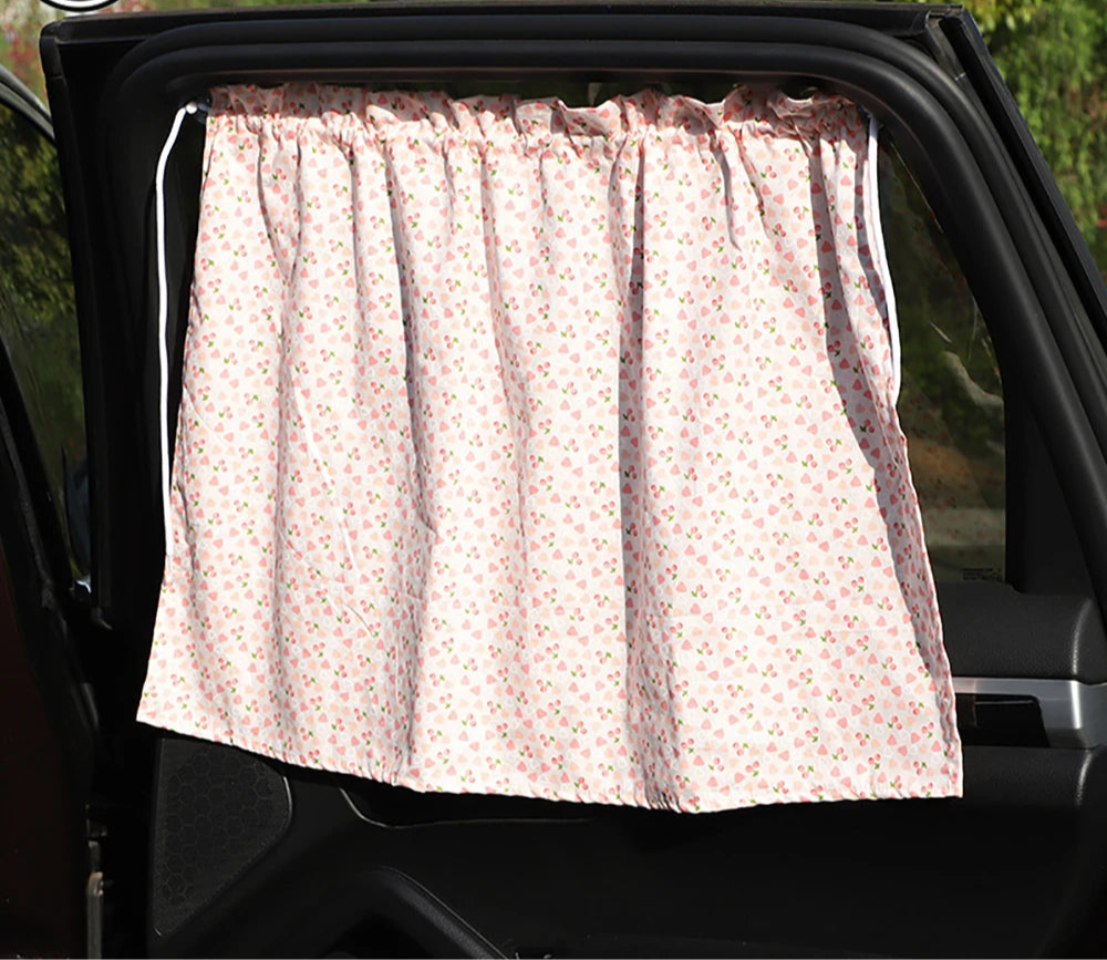 PAR SOLEIL VOITURE SUR VITRE ARRIERE D'UN VEHICULE FAMILIAL