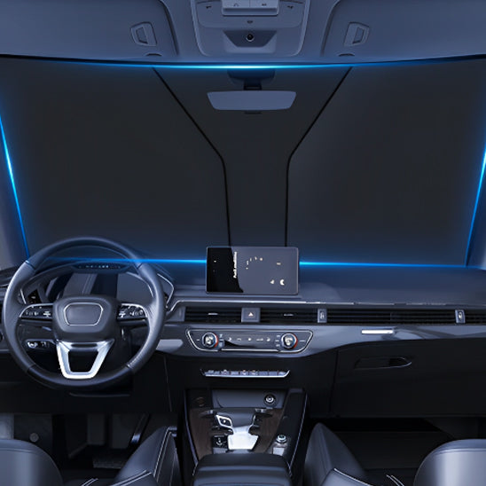 INTERIEUR DE VOITURE PROTEGE PAR LE PARE SOLEIL VOITURE PARE BRISE AVANT