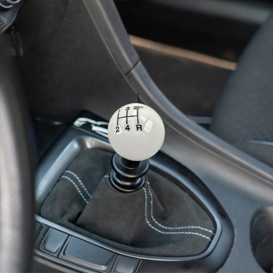 Pommeau de vitesse améliore confort de conduite