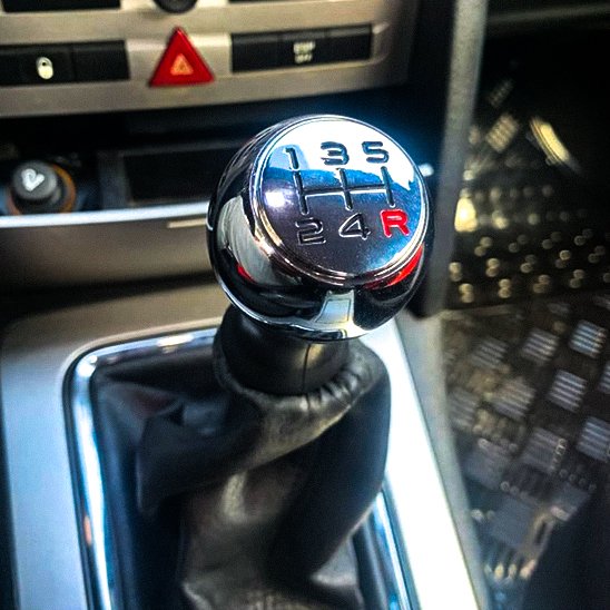 Pommeau de vitesse rouge 