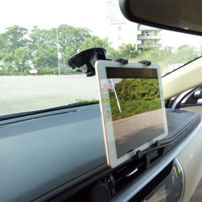 Support tablette tableau de bord voiture idéal pour utiliser votre GPS en toute sécurité.