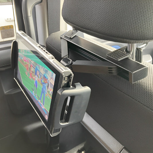 Support tablette voiture réglable, positionné à hauteur des yeux pour un confort visuel optimal.
