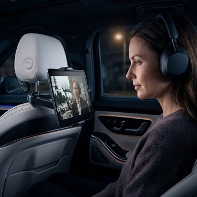 Support tablette voiture siege arriere Tient bien entre les rayons de l'appuie-tête de la voiture