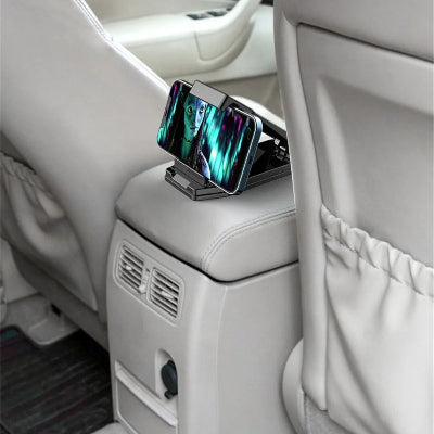 Support tablette voiture tableau de bord pour utiliser le GPS sans distraction.